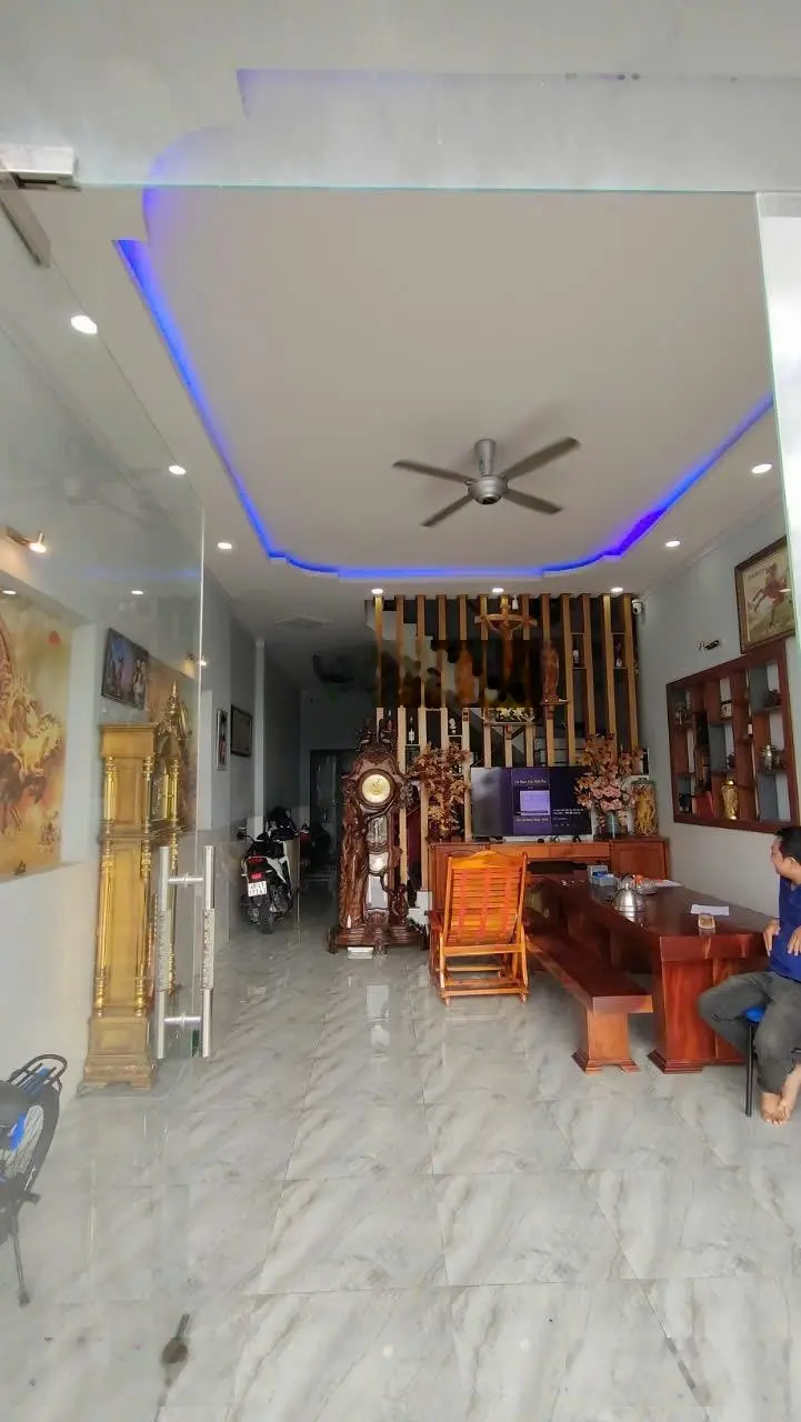 Bán nhà 1 trệt 1 lầu trung tâm thương mại thị trấn Trảng Bom Đồng Nai