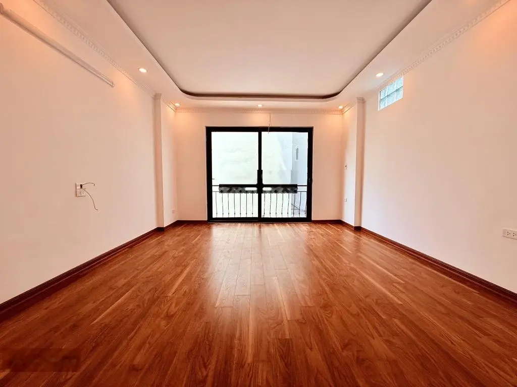 Siêu rẻ phố trạm 5,6 tỷ có ngày nhà 5 tầng, full nội thất ô tô cách nhà 30 m