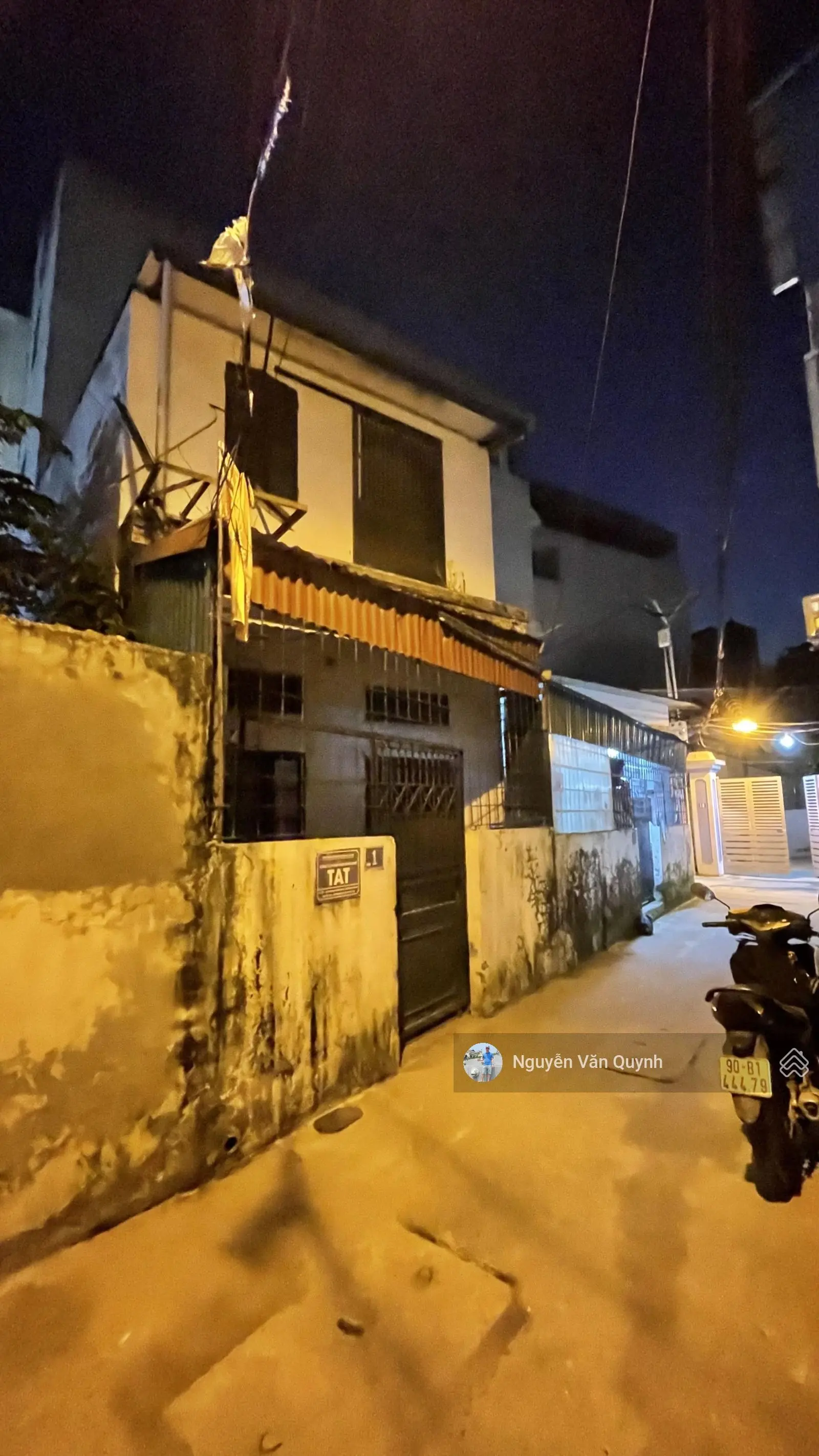 Cần bán gấp nhà đường Hoàng Tăng Bí, mặt ngõ ô tô đỗ cửa, diện tích 32, mt 4.2m, nhà 2 tần