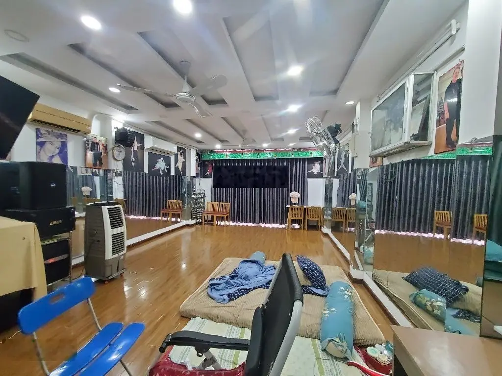 Nhà 4 tầng. Hxh đỗ cửa. 46m2. Ngang gần 5m. Nhỉnh 7Tỷ. Gần Phạm Văn Đồng, Gò Vấp, Sân bay