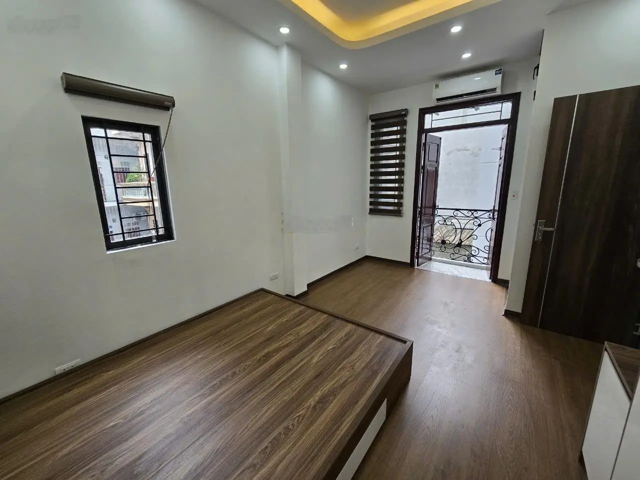 Bán nhà riêng Mỹ Đình, Lê Đức Thọ, 42m2, 5 tầng mới đẹp ở ngay, trước nhà rộng 3m, cách ô tô 50m