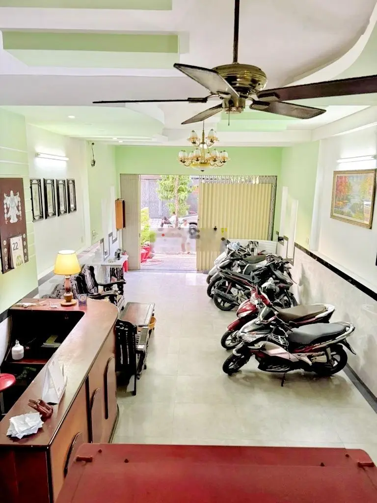 Mặt tiền khu ao sen, tên lửa, 5 tầng, 5x20, đường 12m có lề, 10pn, dòng tiền ổn định 80tr/th