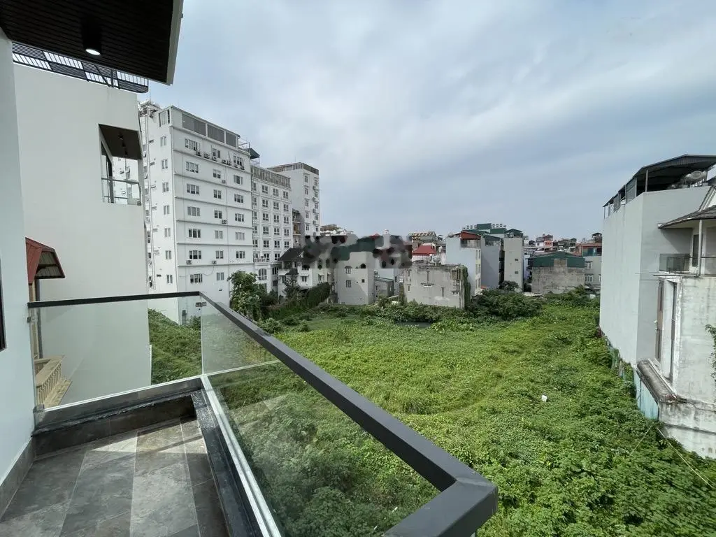 Nguyễn văn cừ 6 tầng - tháng máy - gara ô tô - full nội thất nhập khẩu - diện tích 63m2 rất rộng
