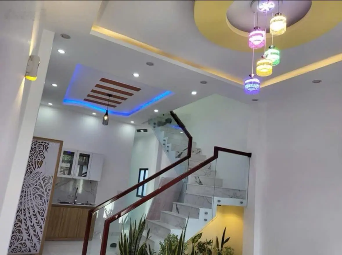 Bán nhà mới xây tt chợ thành, diên khánh