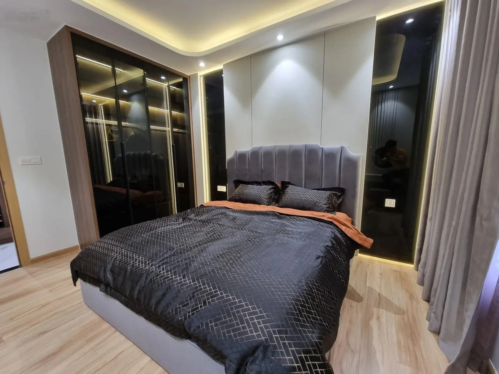 Bán chung cư The Prince Residence, DT 110m2, 3 phòng ngủ, 3WC, giá 7.860 tỷ, LH: 0902 818 *** có sổ
