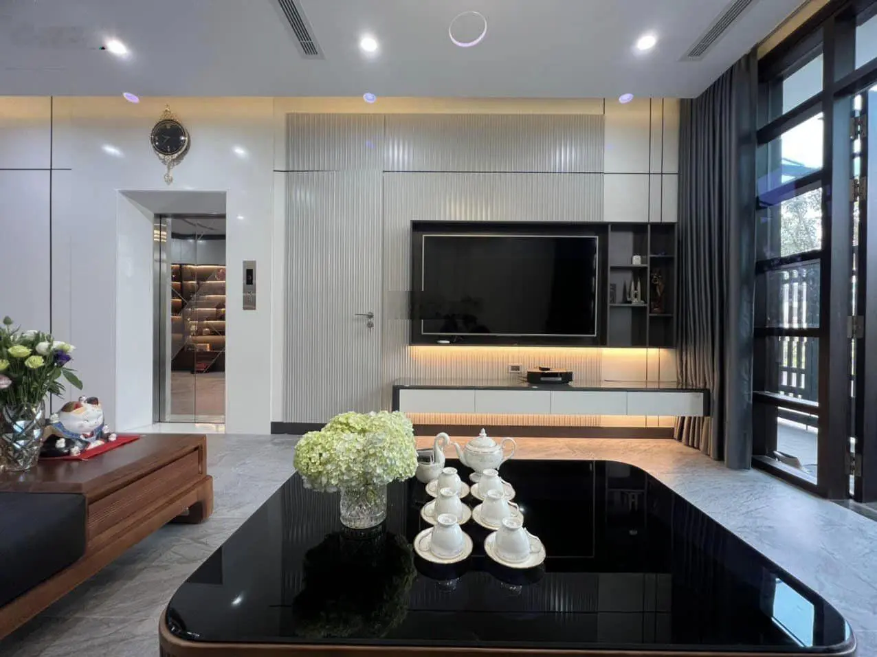 Nét căng! Nhà Hồ Ba Mẫu - Xã Đàn, gara ô tô, vài bước ra phố, hồ điều hòa 71m2*5T*4.5m MT