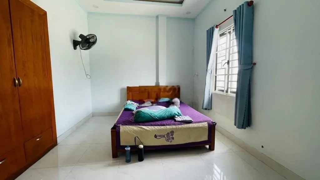 Nhà phố 3 tầng 100m2 ngang 5m ngay cầu vượt Linh xuân, QL1 hẻm xe tải