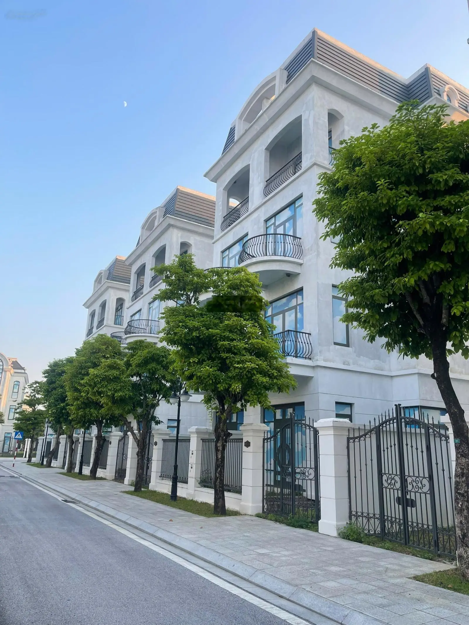 Bán Căn Nhà Song Lập Hướng Tây Nam - 154m - Phân Khu Mẫu Đơn - Vinhomes Star City, Thanh Hóa