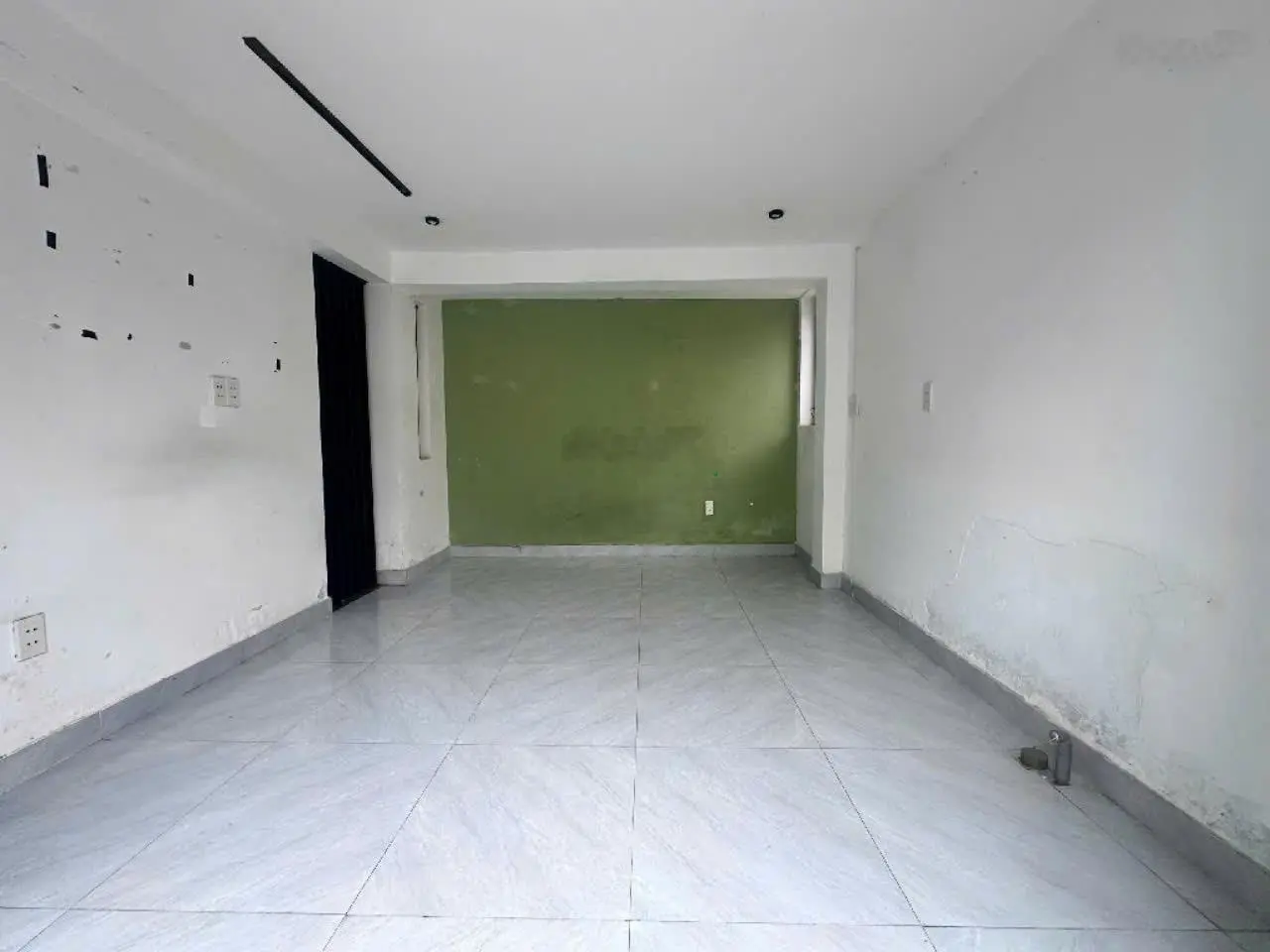 2 tỷ 600 triệu - nhà 2 tầng - ô tô để trước nhà- duy nhất 1 căn mặt phố lê văn an.