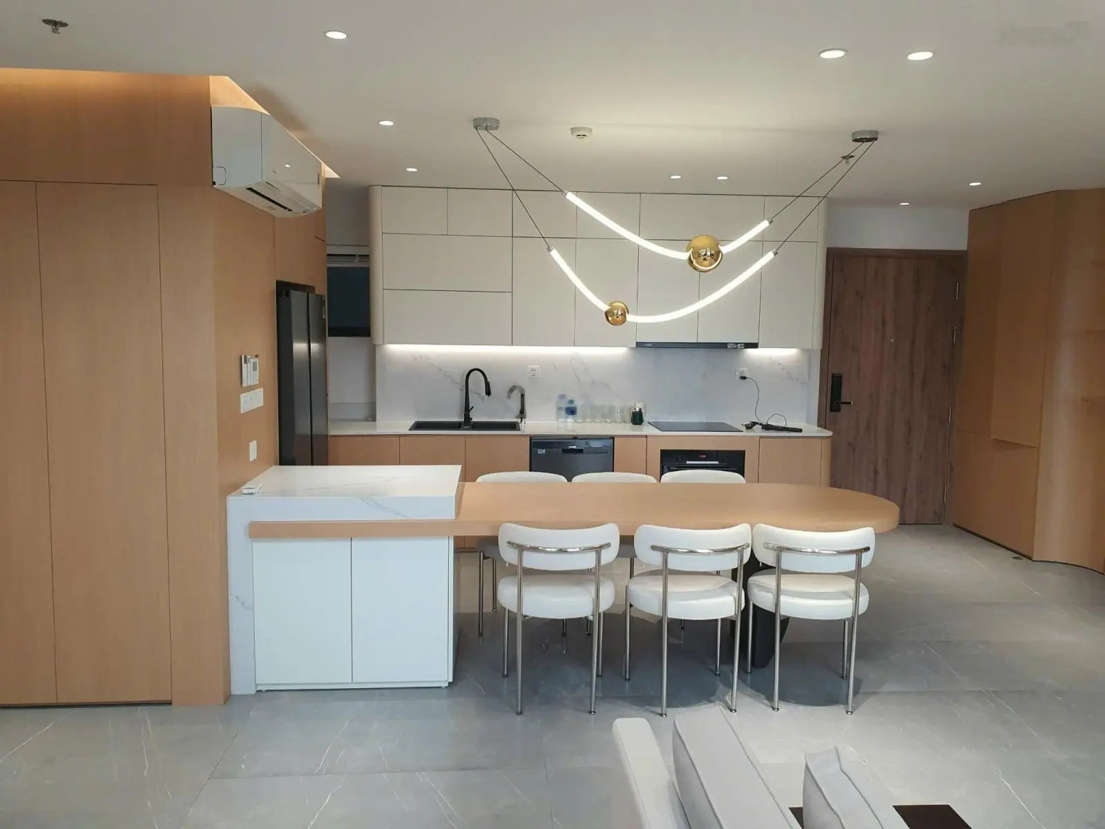 Bán Duplex góc siêu đẹp, mặt Đông Nam view Biệt thự đảo Ecopark, full nội thất xịn sò mới 100%