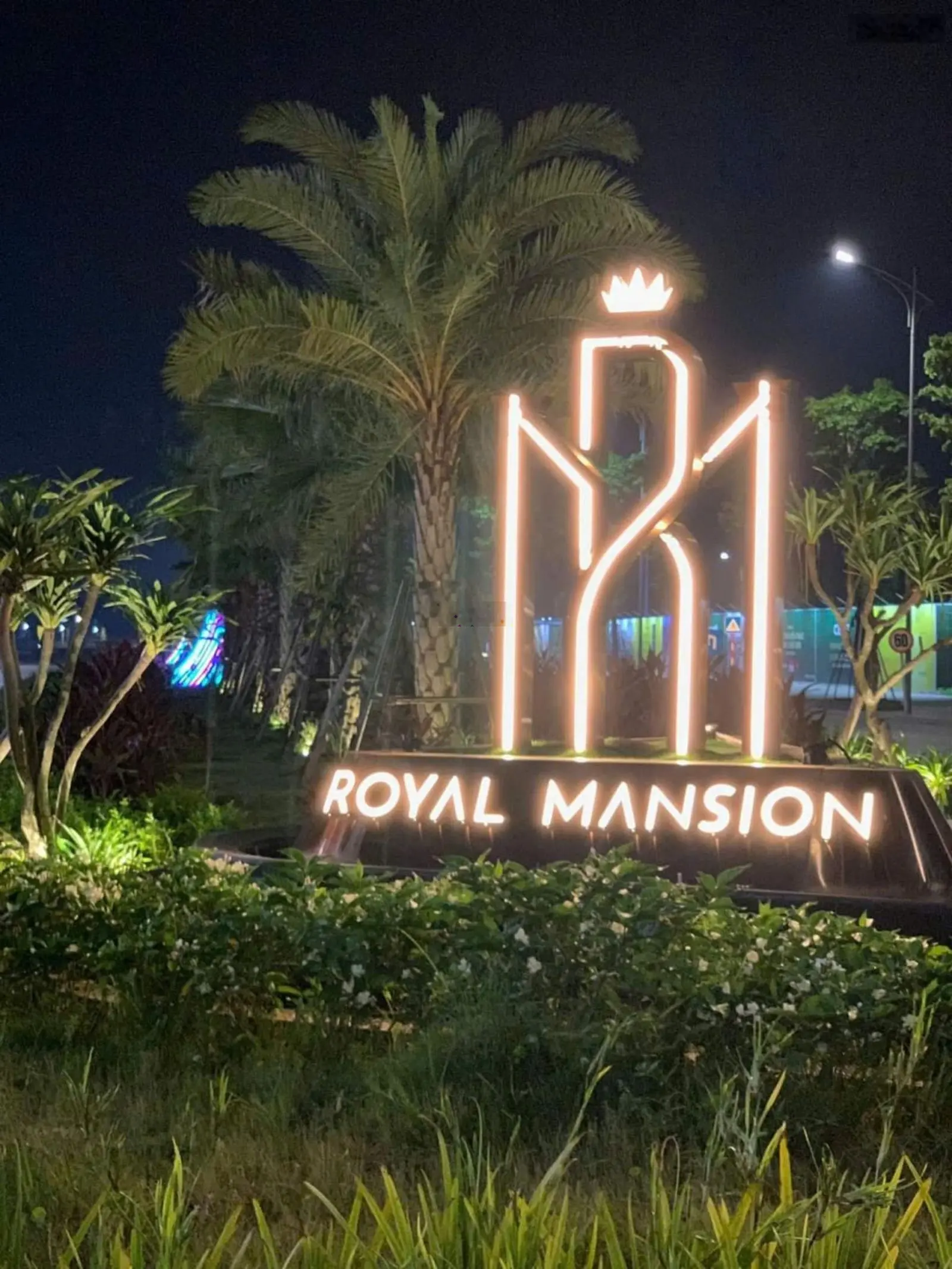 Bán căn dinh thự thương mại 6 tầng tại Royal Mansion Bắc Giang