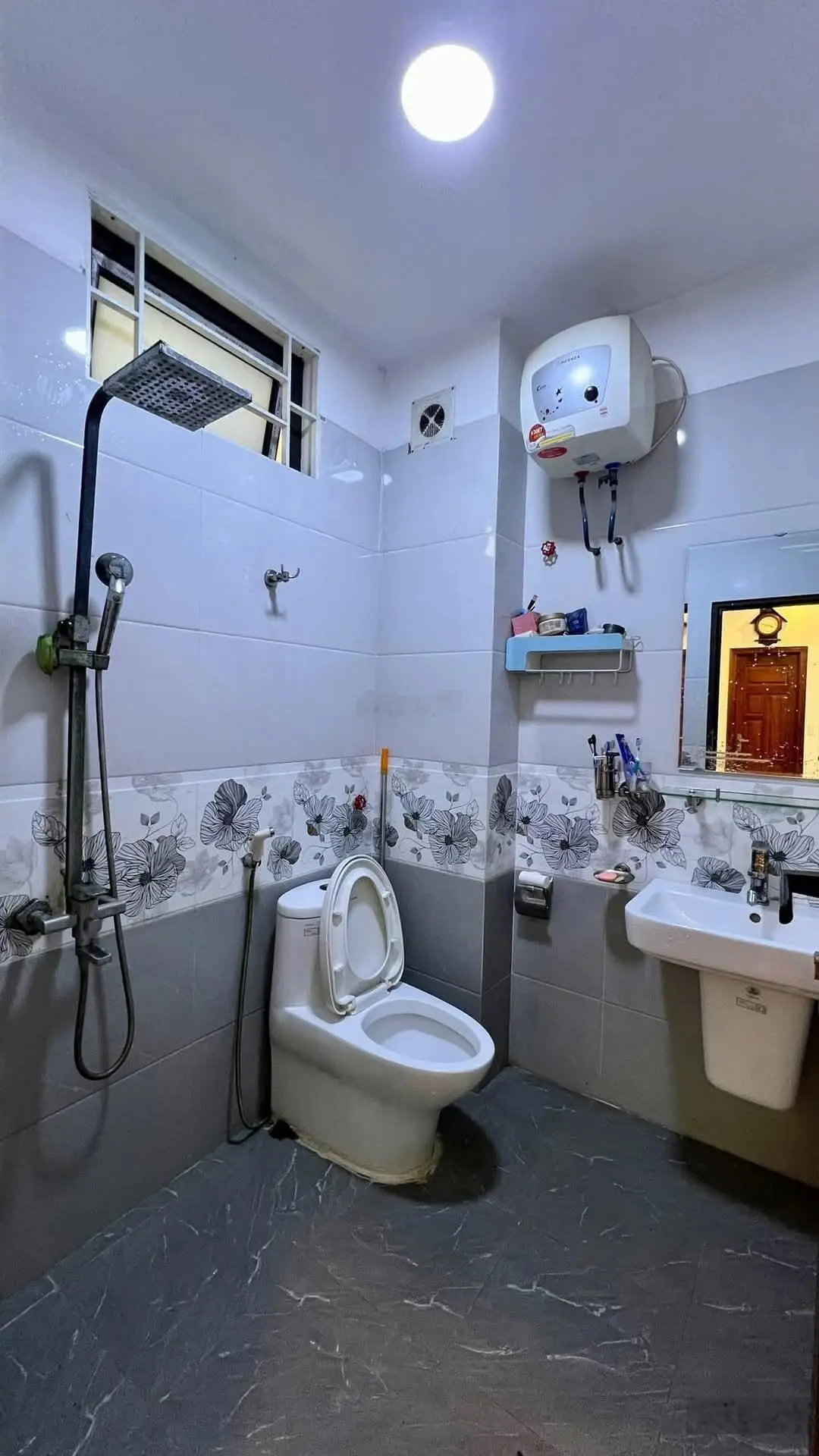 Bán nhà phạm văn đồng. 36m2 t2. 6 tầng, lô góc. gần phố, gần ô tô tránh. giá 7.7 tỷ