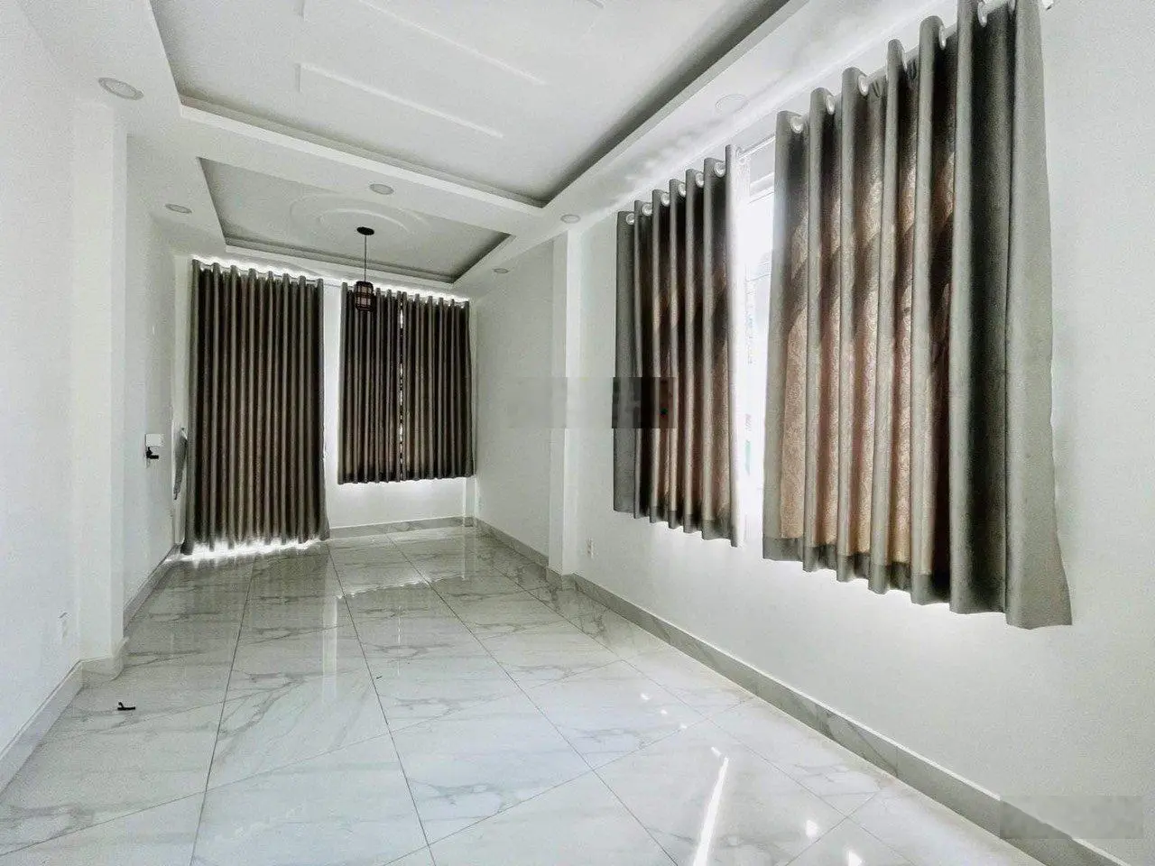 Bán nhà 1 trệt 3 lầu - Sổ riêng - Nguyễn Hữu Cảnh, Bình Thạnh, DT: 45m2, 4 PN - 3 WC, giá 3.19 tỷ
