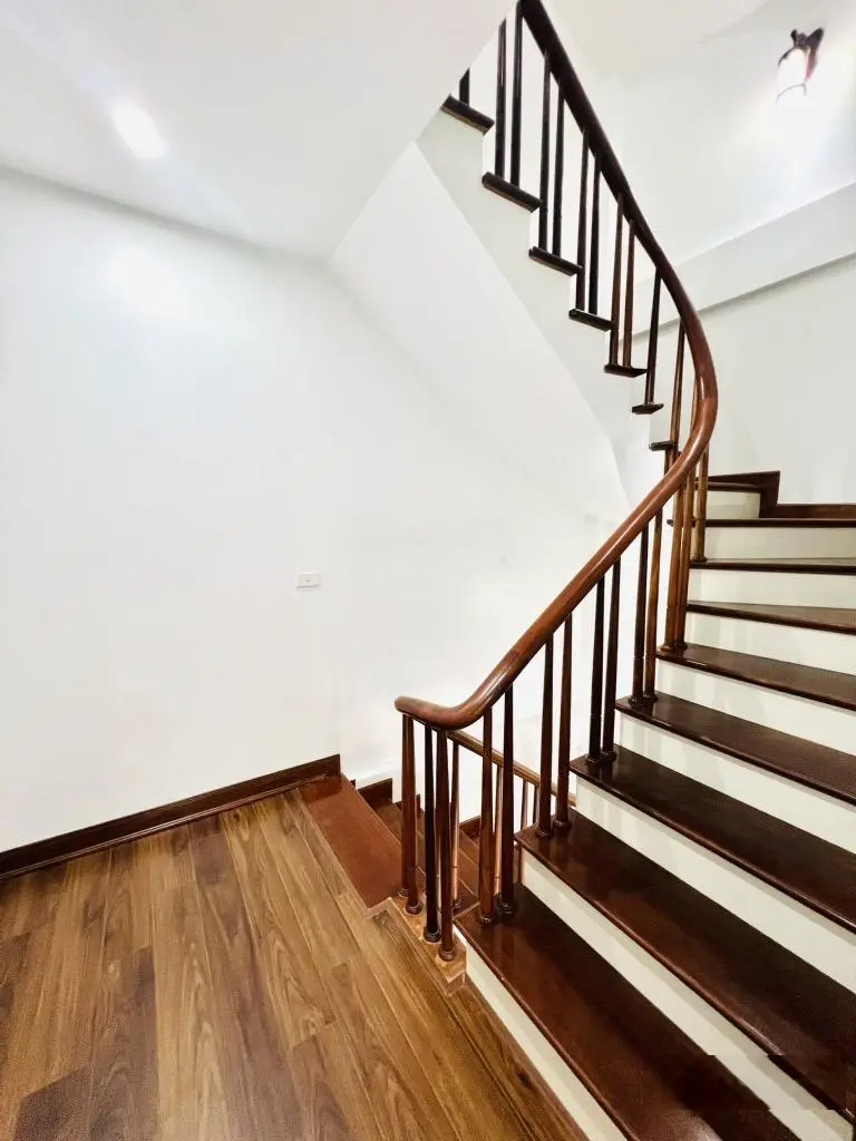 Nhà Mới Vĩnh Hưng- Hoàng Mai( 5 tầng, 3 ngủ rộng, đủ công năng, sổ đỏ nở hậu)