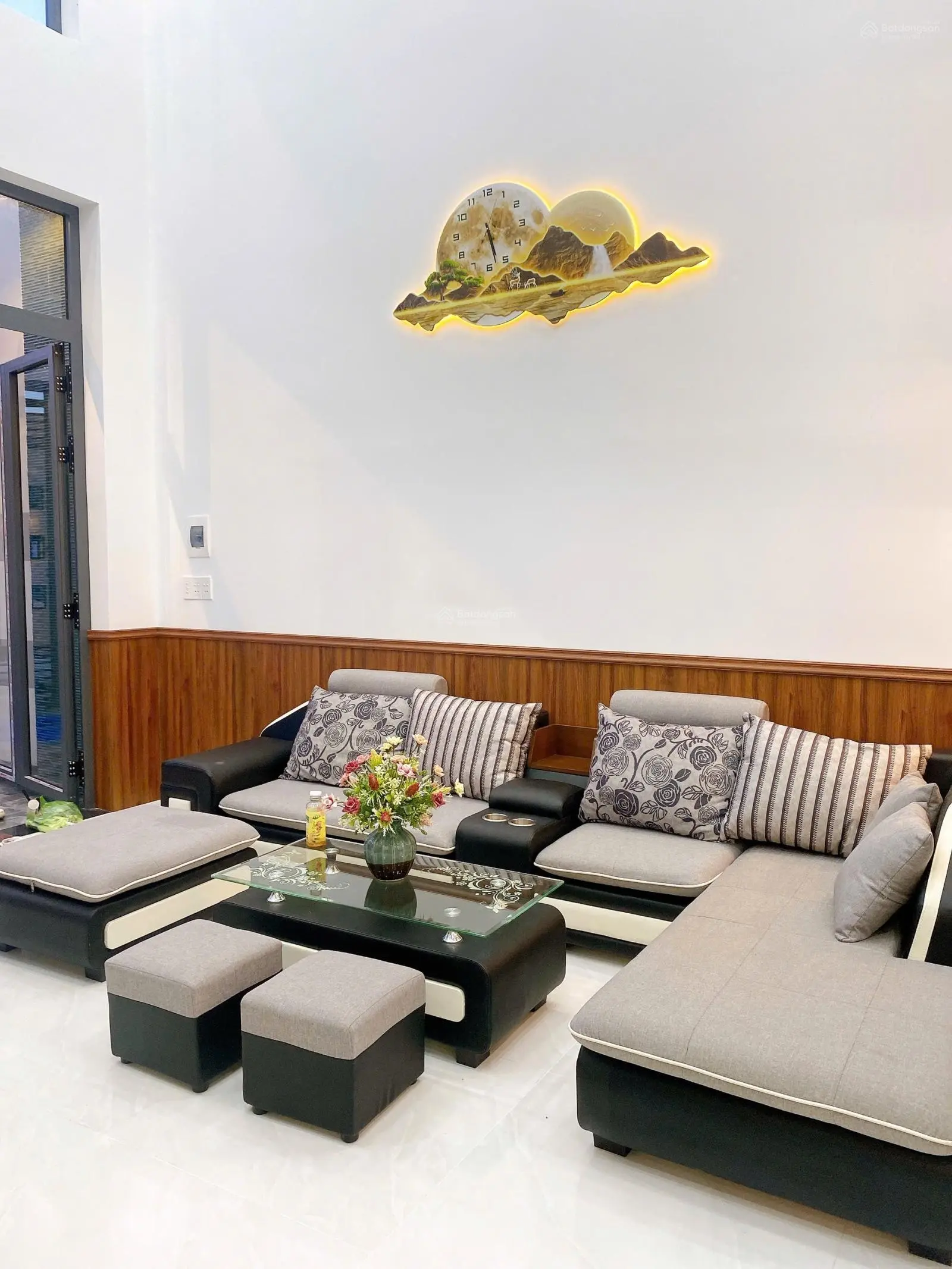 Bán nhà đep, gần chợ Quang Thắng