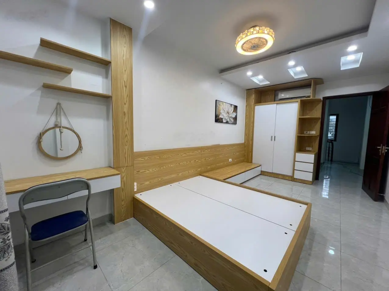 Bán nhà cuối đường Bà Triệu - Hà Đông 35m2 - 5 tầng lô góc 2 mặt thoáng 35m2 - 5 tầng (bán gấp)