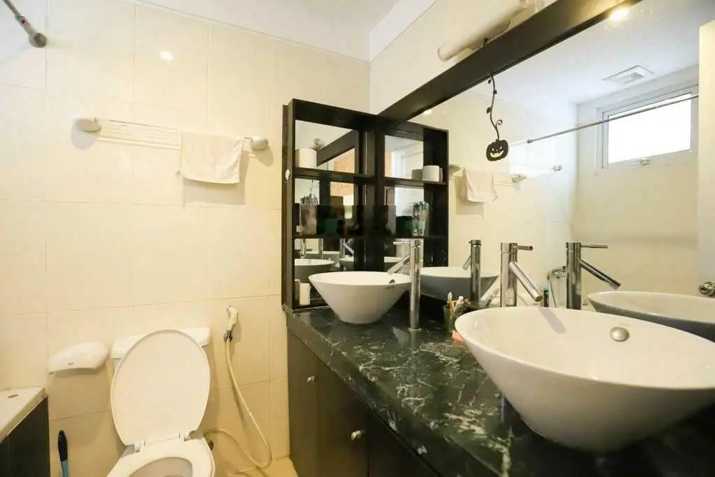 Bán căn hộ chung cư cao cấp Ciputra 142m2 - 4PN - nội thất hiện đại, lô góc, ban công quanh nhà