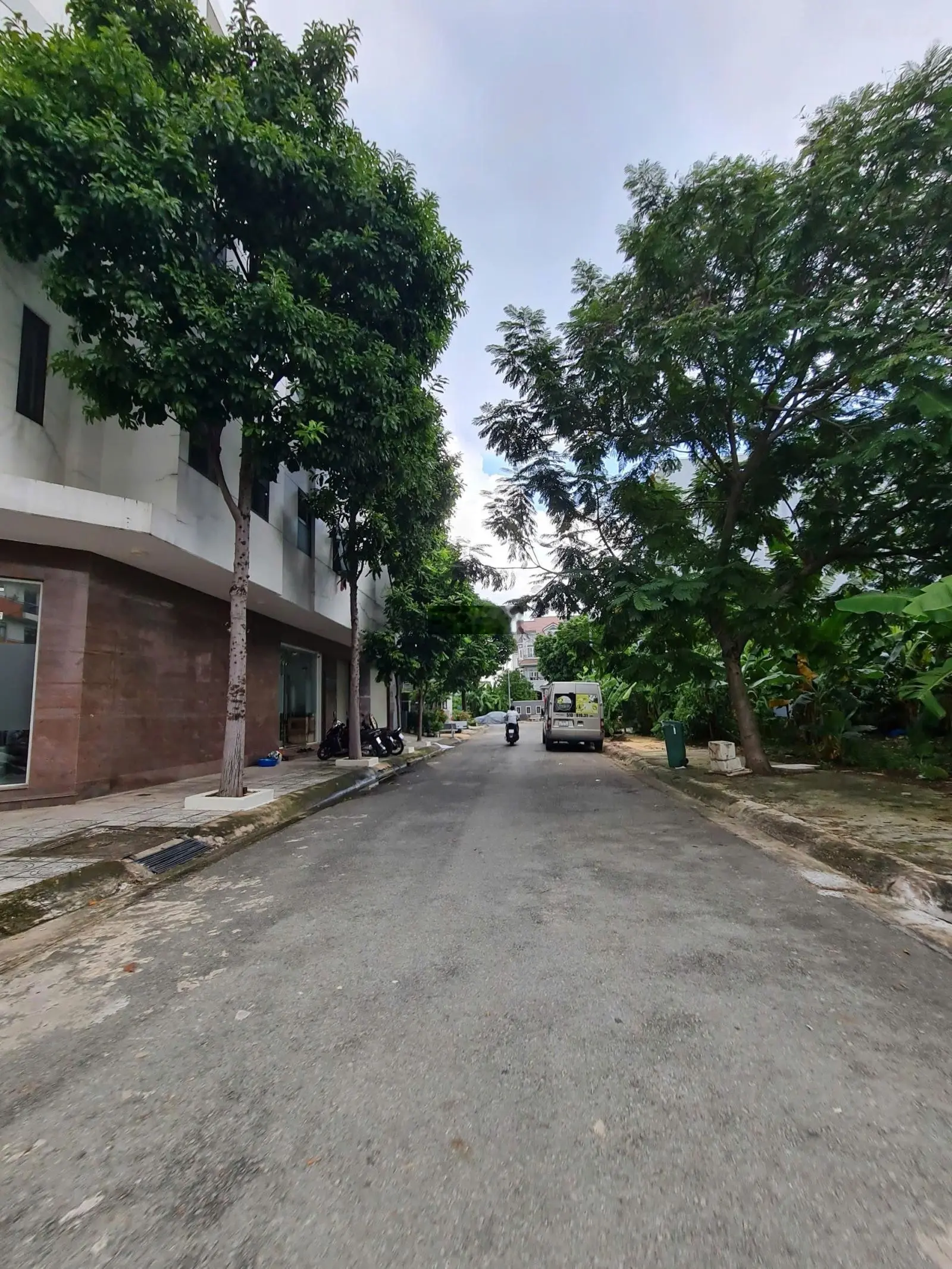 Lô đất góc 2 mặt tiền KDC Khang Điền, Phước Long B, Quận 9. Dt: 163m2/13 Tỷ.
