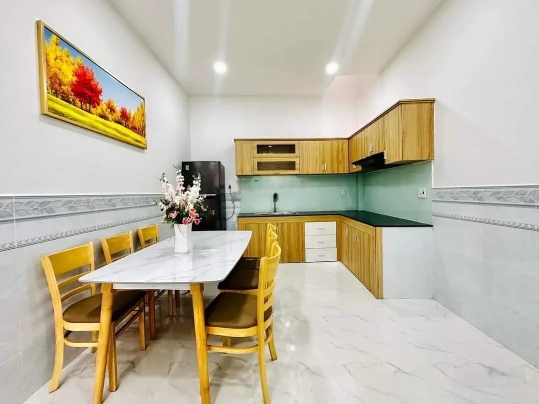 Nhà mới 48m2 đường Tô Ngọc Vân, Thủ Đức giá chỉ 2tỷ350.Nhà 3 tầng-3PN, tiện ích sẵn, dọn vào ở ngay