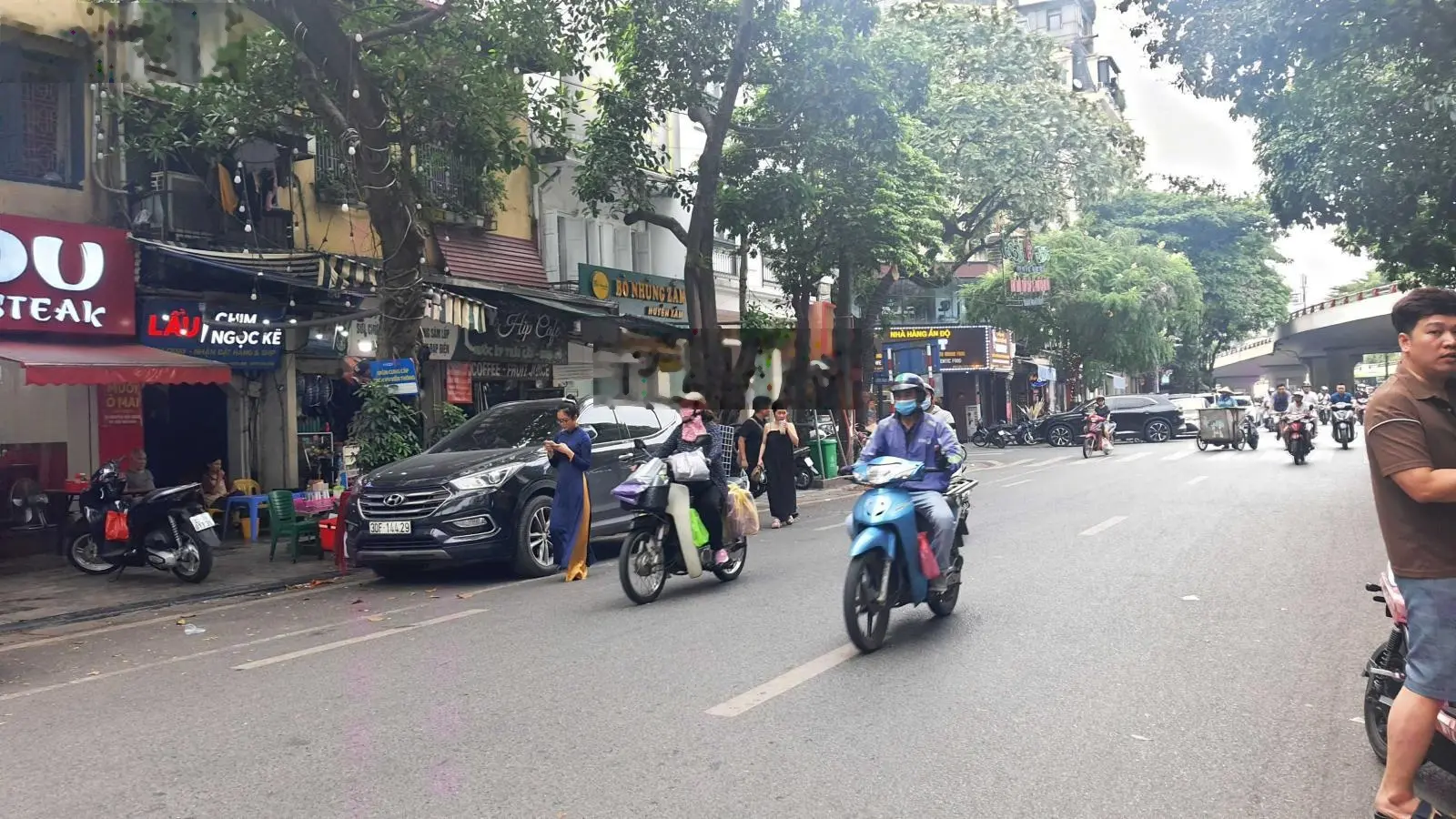 Bán nhà mặt phố cổ Hàng Bạc, Hoàn Kiếm. Diện tích 35m2, giá 32 tỷ
