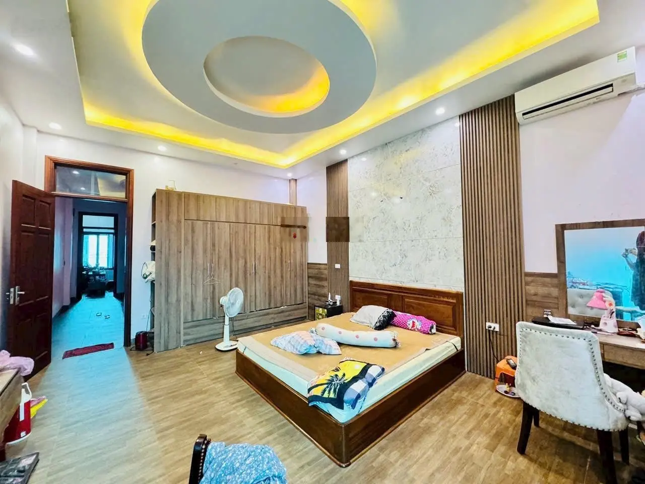 Hàng mới ra lò - phố lê thước - 50m ra đến đội cung