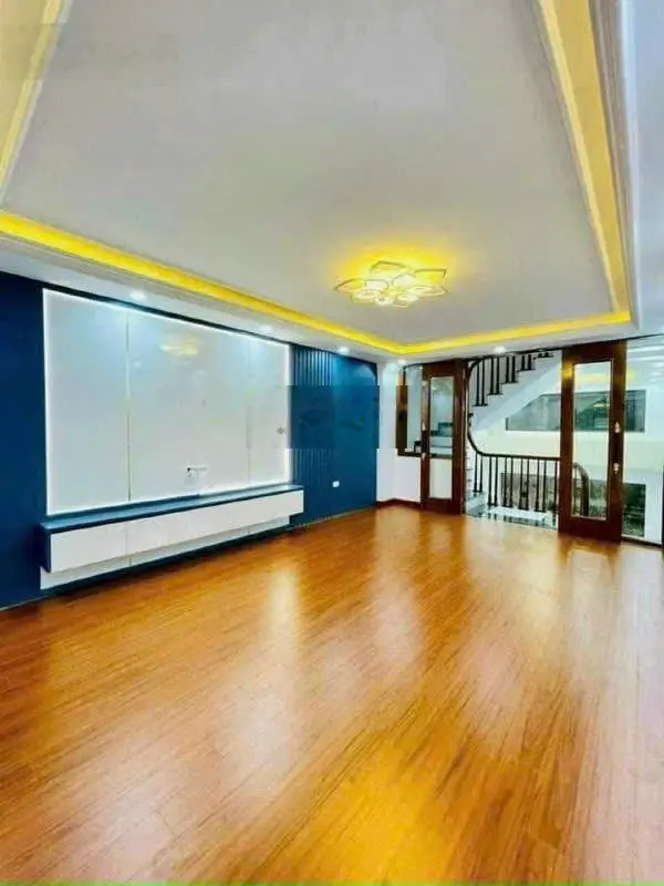 NHÀ XÂY MỚI ĐỘC LẬP, Ô TÔ QUA NHÀ. Ô TÔ TRÁNH CÁCH NHÀ 50M. CÁCH LINH ĐÀM 500M THANH TRÌ