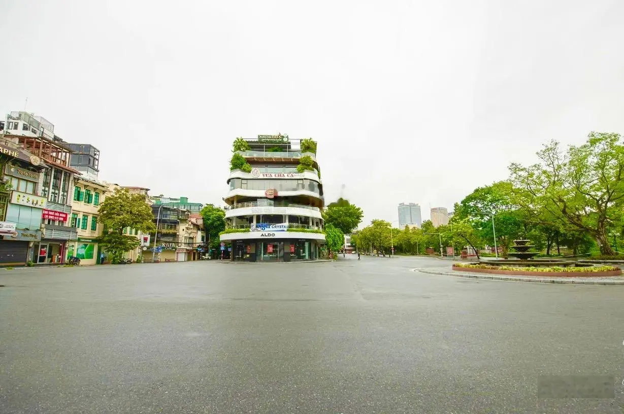 Cần bán nhà căn góc phố Lý Nam Đế, Hoàn Kiếm. DT 120m2 x 5T, MT 5m ôtô tránh nhau, cách MP đúng 30m