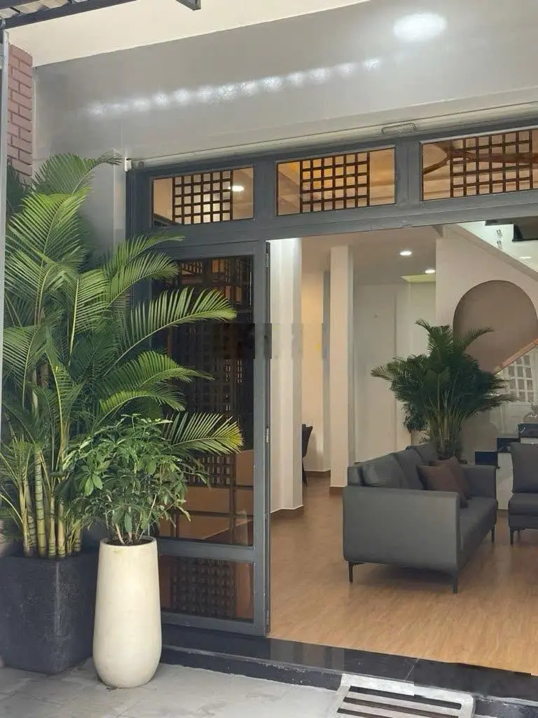 Nhà cực đẹp phong thủy cực tốt ngang 6m nở hậu - oto vào tận nhà chỉ nhỉnh 7tỷ