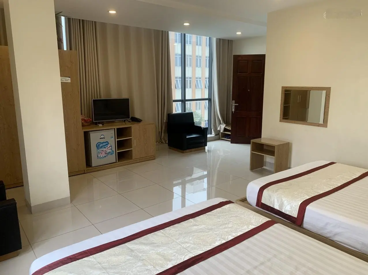 Bán khách sạn 16 Tôn Đức Thắng, P. Đông Thành - TP Ninh Binh - đang vận hành tốt