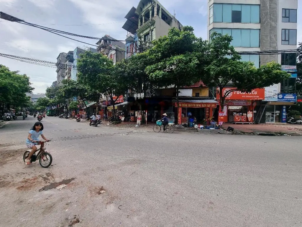 Vị trí đẹp nhất mặt phố Đền Lừ 2, bán đất tặng nhà 2 tầng. DT 39m2 mặt tiền 7,2m 12,9 tỷ có t lượng