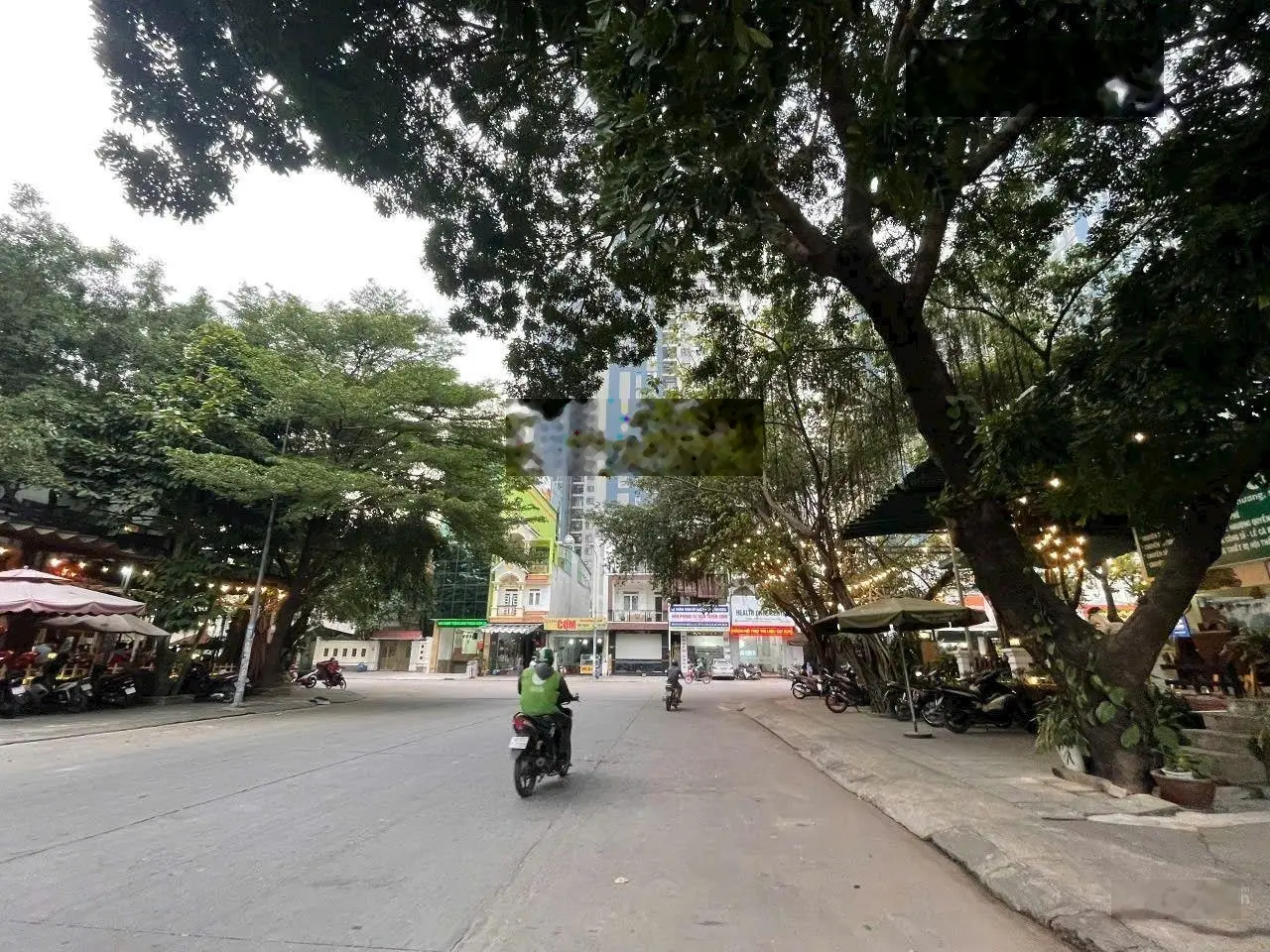 Nhà 2 lầu khu dân cư toa xe giá 4 tỷ 350 triệu