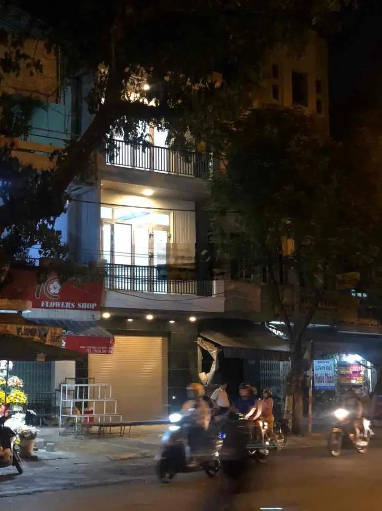 bán nhà MT Khinh doanh ÔNG ÍCH KHIÊM - vị trí kinh doanh víp