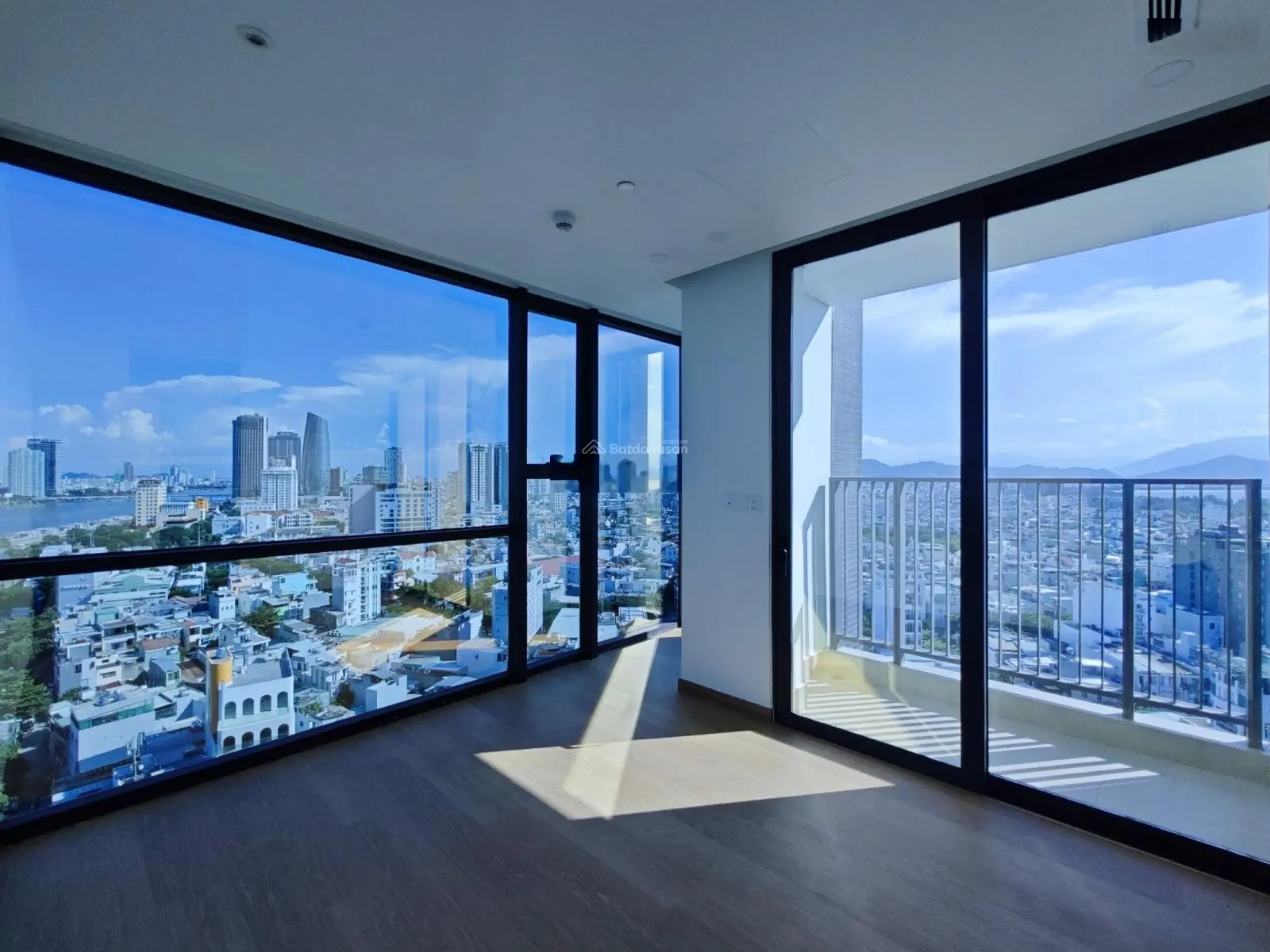 Căn hộ SAM Tower (Risemount), 76m2, 2PN view sông view biển view núi tuyệt đẹp