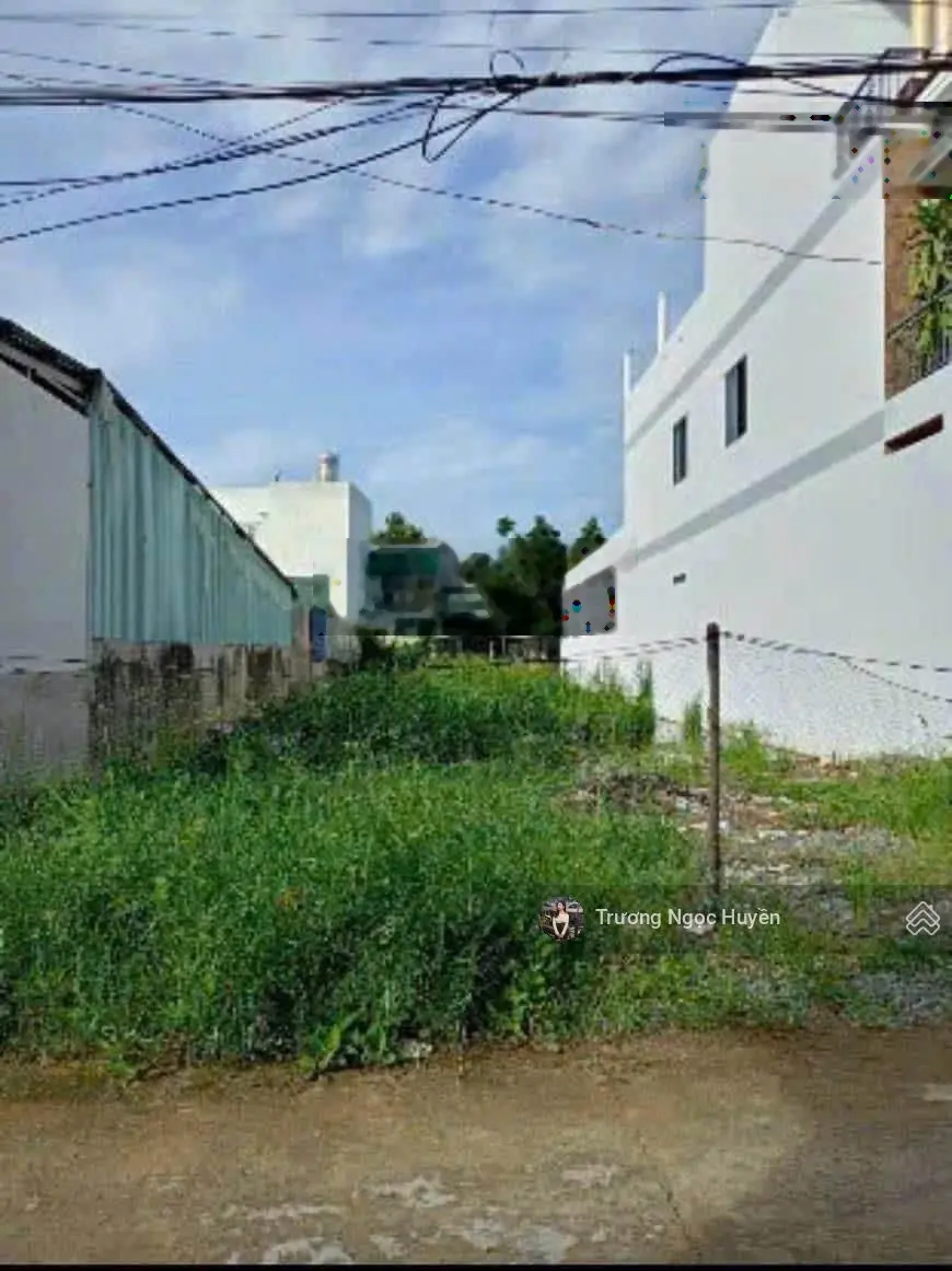 Kẹt tiền bán đất Đ. Hồ Thị Nhâm, Long Đức, gần trường Cao Đẳng Trà Vinh (6x20m) giá 550triệu SHR