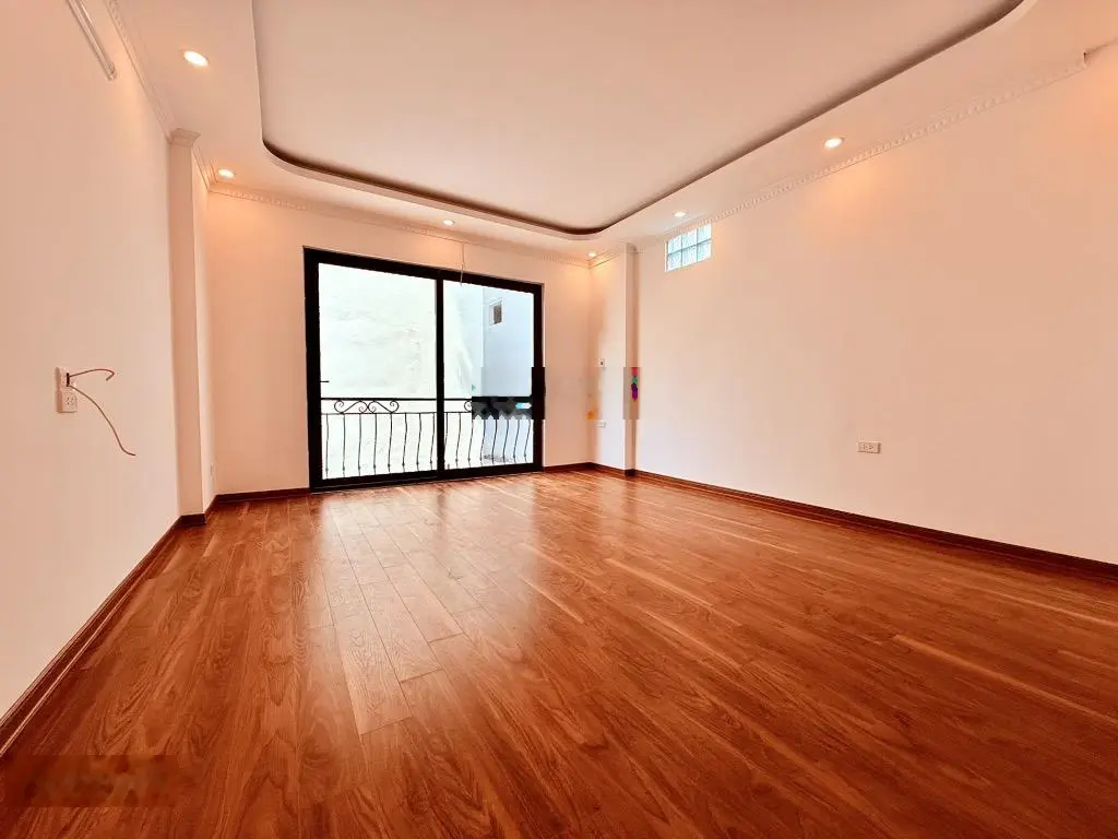 BÁN NHÀ ĐÀM QUANG TRUNG, LONG BIÊN - NGÕ NÔNG - 50M ra đường lớn - 35m 5 tầng giá 5.x tỷ có TL