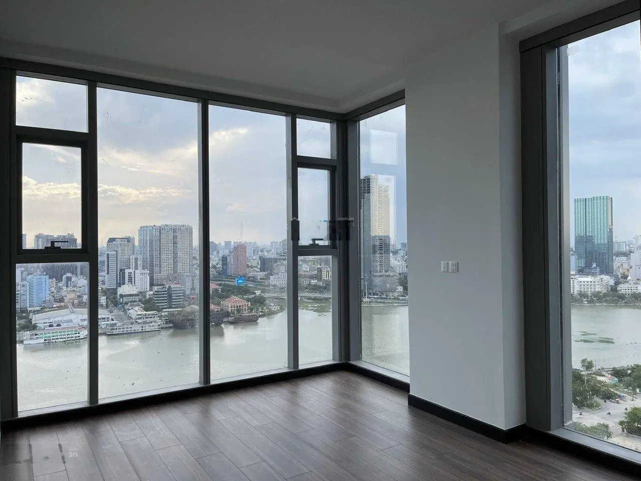 Siêu phẩm Empire City 2PN-100m2 tầng cao trên 20, view sông Quận 1,trục Tilia T1C.07, giá 18,7 tỷ