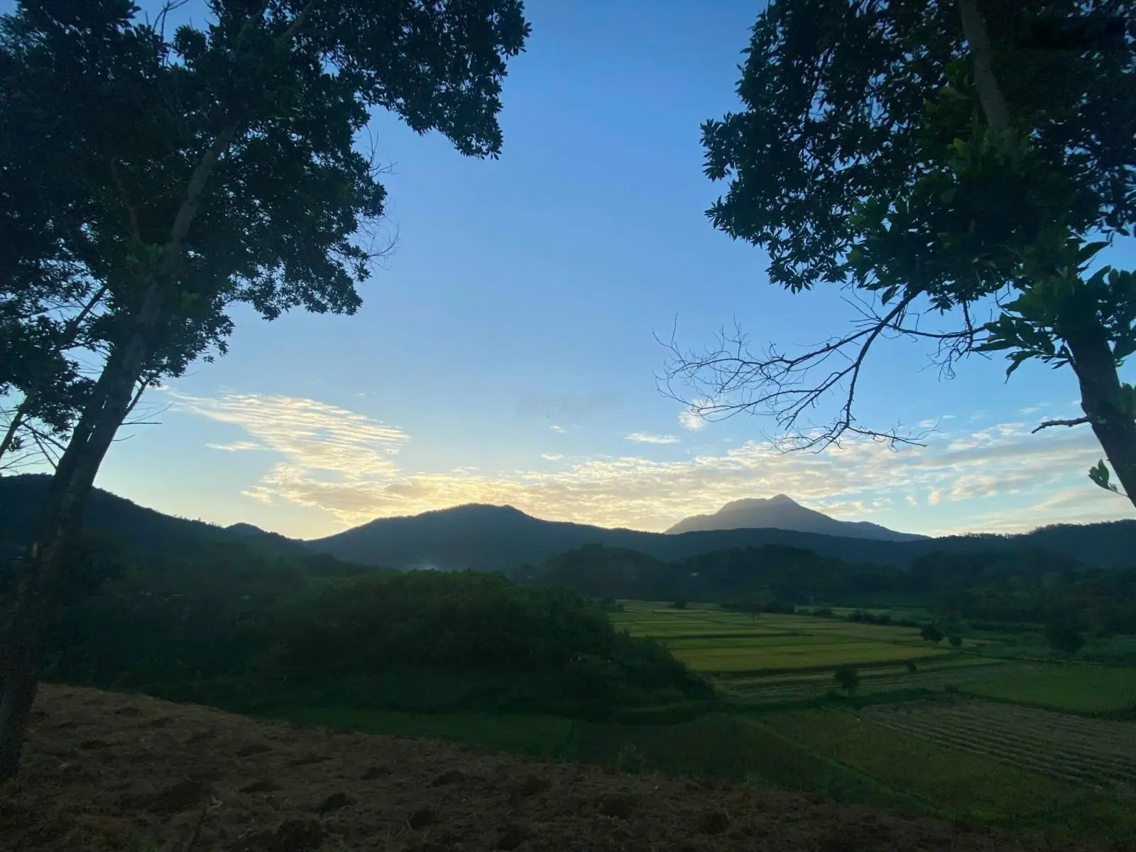 Đất thổ cư Yên Bài, Ba Vì. View núi, hồ. Gần thang mây. Giá có thương lượng, miễn trung gian