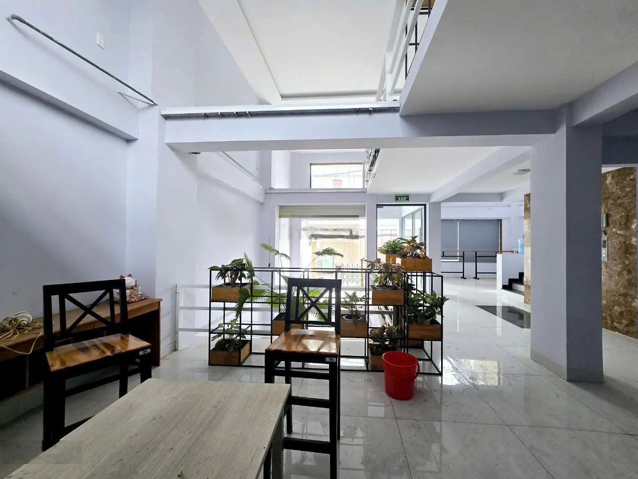 Bán toà nhà 2 mặt tiền Hồ Bá Phấn - Tây Hòa - 10x22m (737m2 sàn) - hầm 6 tầng - giá 32 tỷ