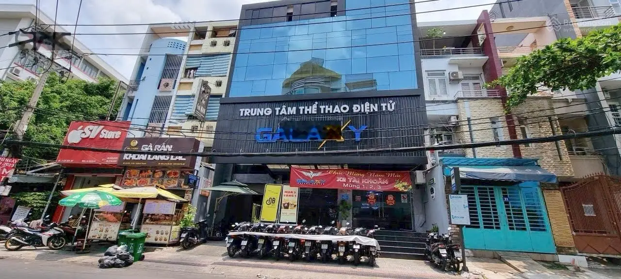 Mặt tiền Trần Quang Khải, P. Tân Định, Q1 - DT: 10x30m, 300m2 - 5 tầng - HĐT 300 triệu - 59 tỷ