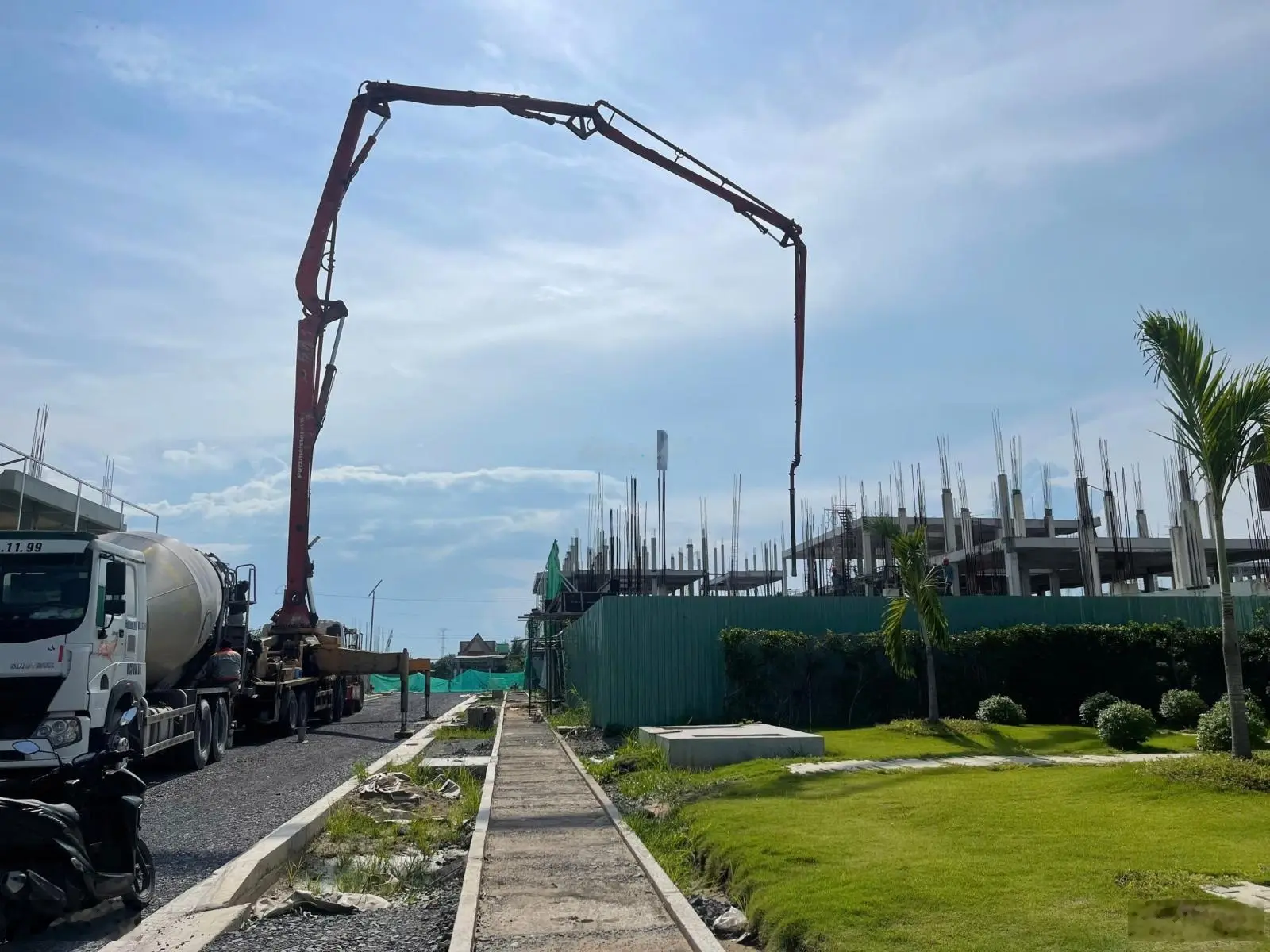 Mua đất tặng Nhà. 100m2 tặng 1 căn nhà 2 lầu, trả trước 1.4 tỷ bàn giao. Lh: 0394 000 ***