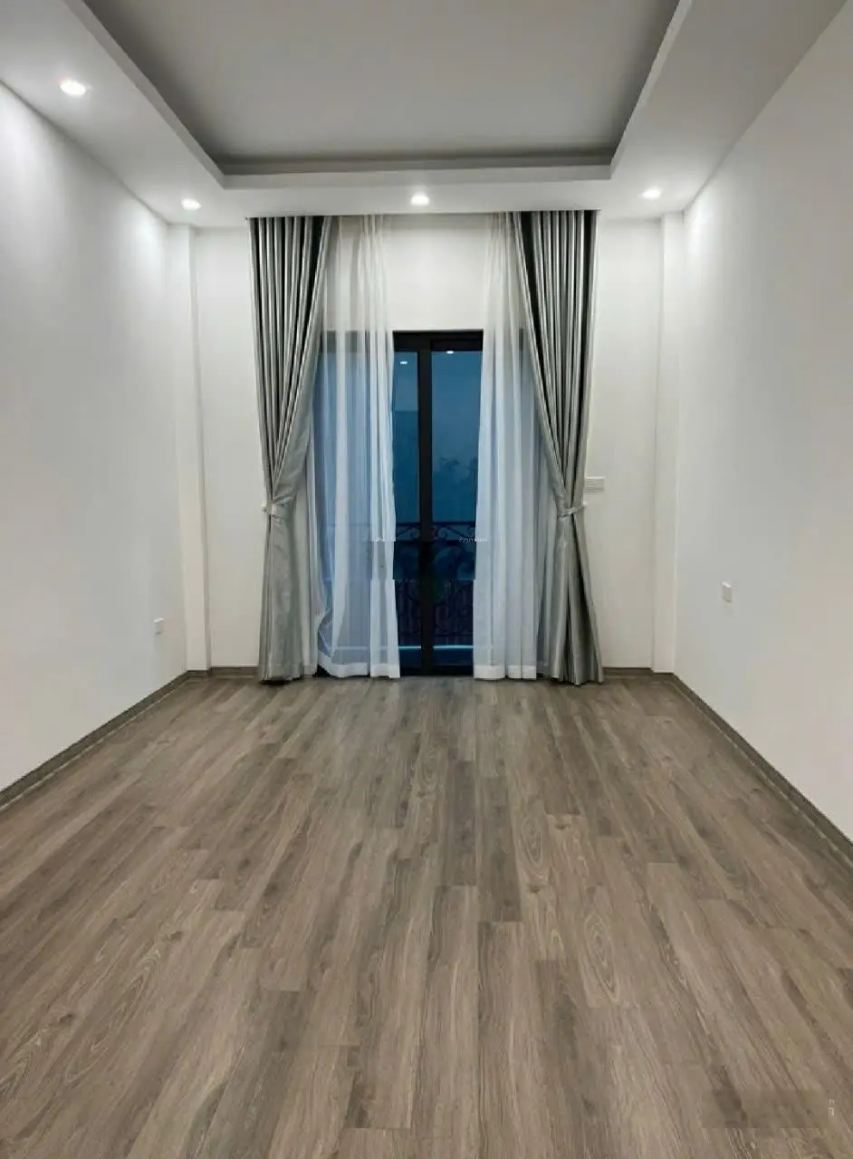 NHÀ MỚI ĐẸP Ở LUÔN, GIÁ HỜI, Ở SƯỚNG, VỊ TRÍ TRUNG TÂM LONG BIÊN, HÀ NỘI