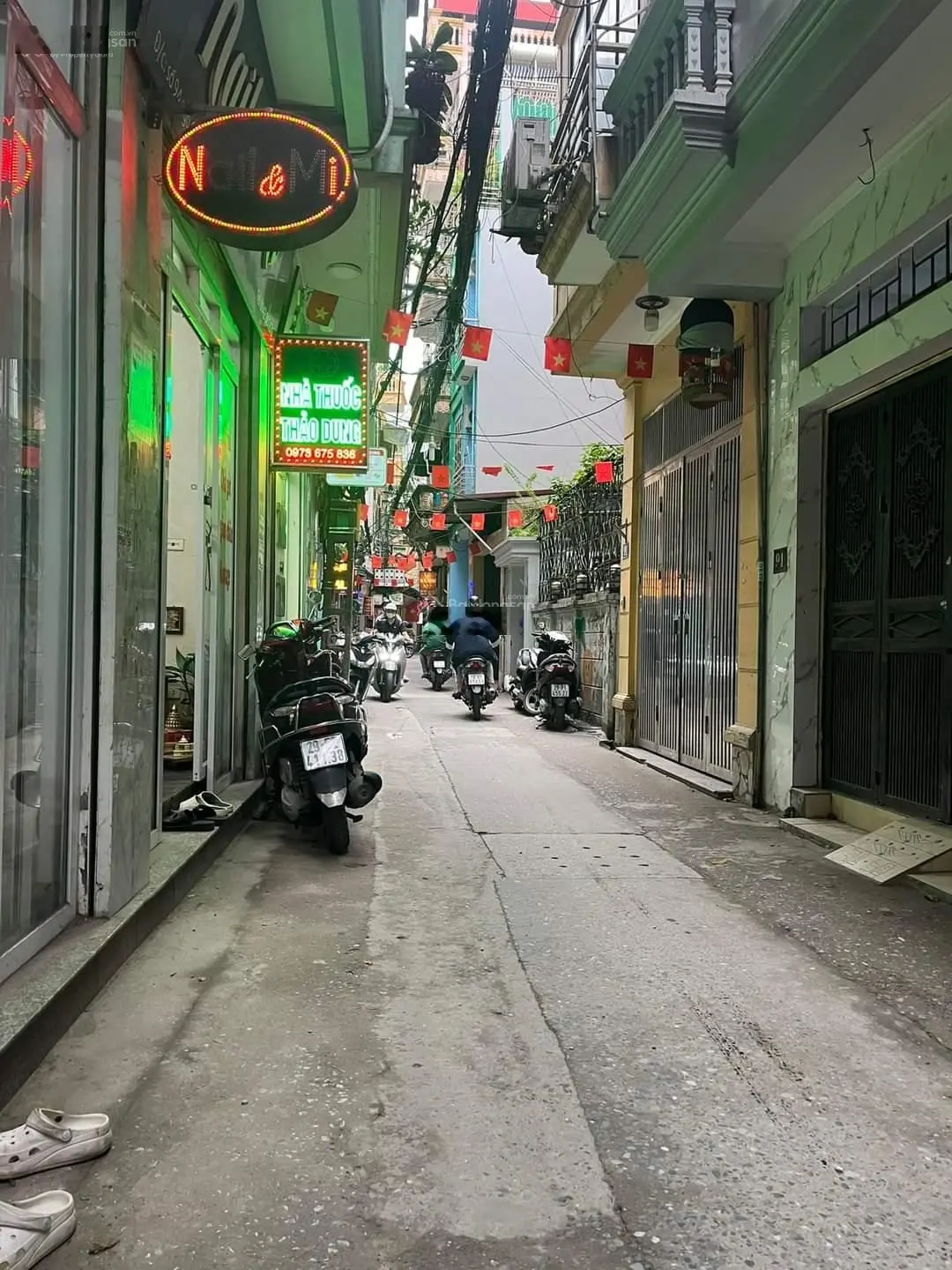 Hàng hiếm - bán nhà Cầu Giấy - ngõ rộng kinh doanh - lô góc-sổ vuông đẹp-66m2*5 tầng*mt 6m*giá 13tỷ