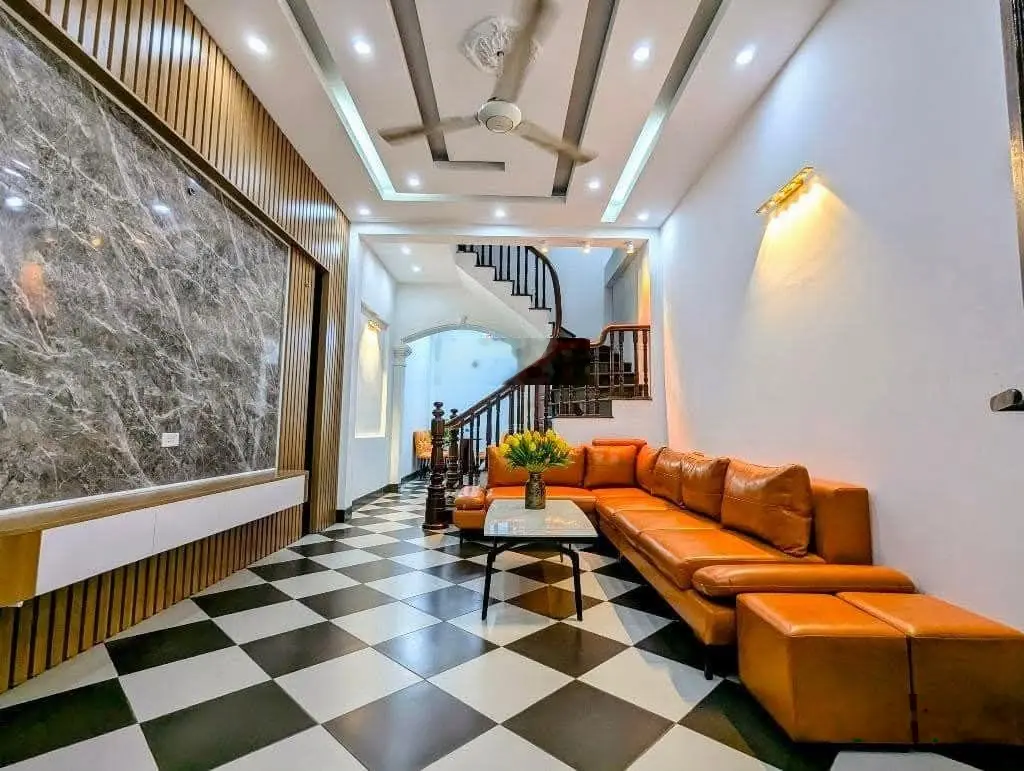 Bán gấp nhà dân xây 50m2 phố Chu Huy Mân phân lô ô tô tránh giá chỉ nhỉnh 10 tỷ