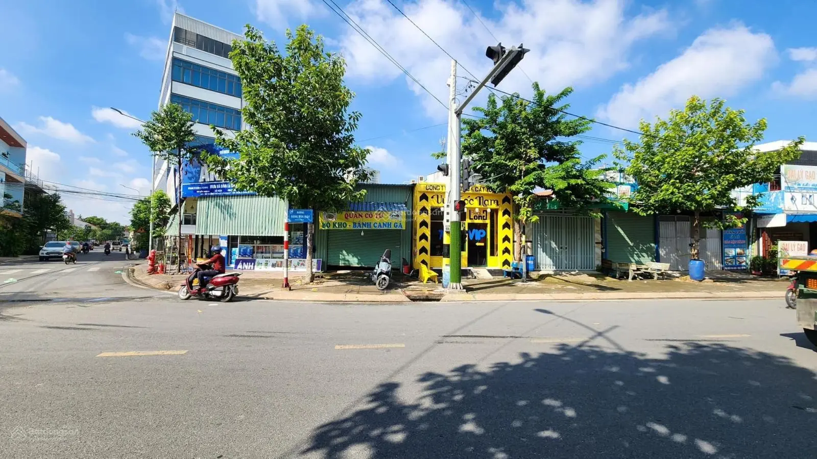 Đất ngộp gần tượng đài Bến Cát 150m2 khu dân cư hiện hữu mặt tiền đường