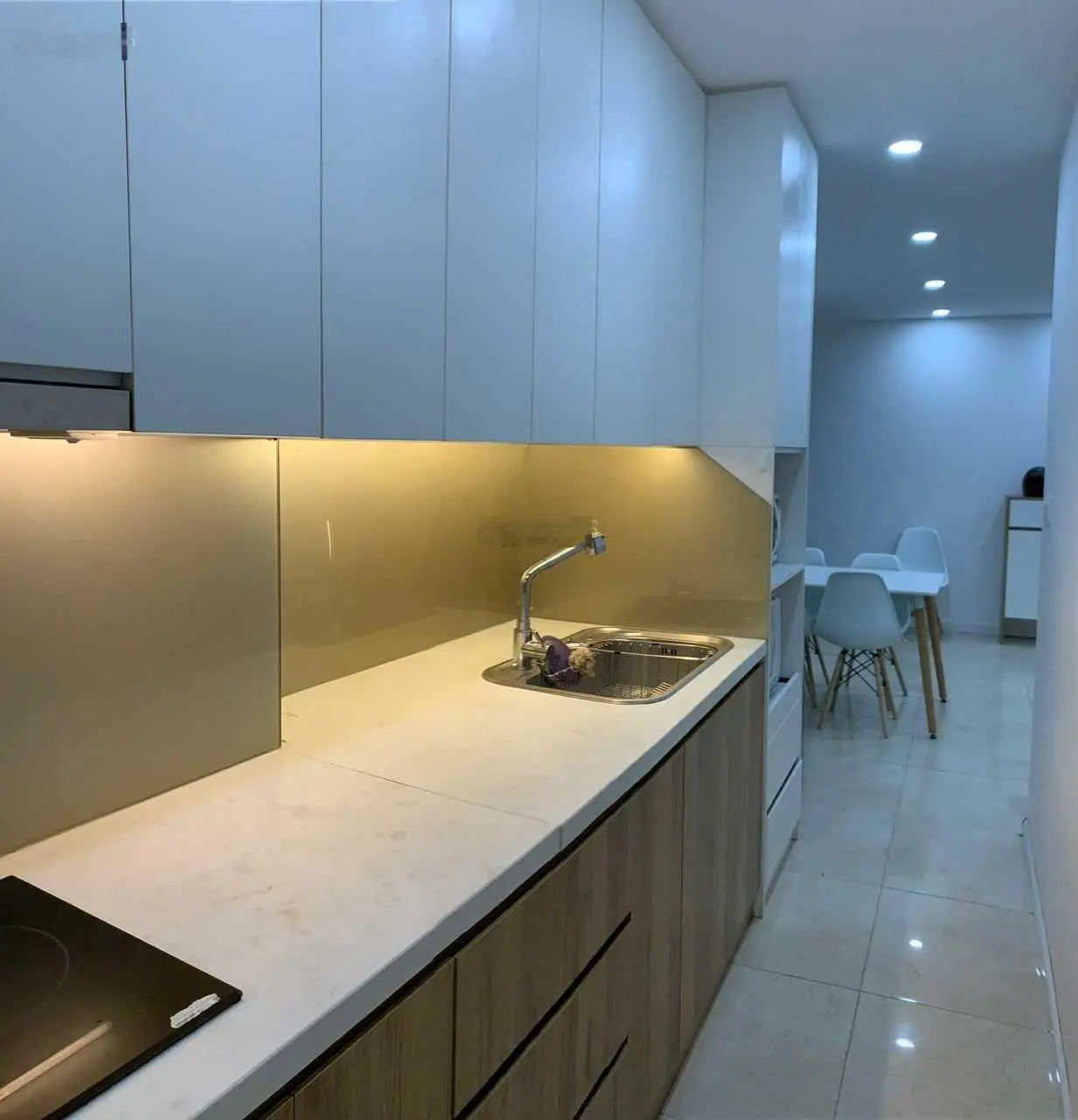 Bán 1 pn 1PK sổ đỏ lâu dài, giá 4.2 tỷ bao phí, tầng thấp Vinhomes D'Capitale Trần Duy Hưng