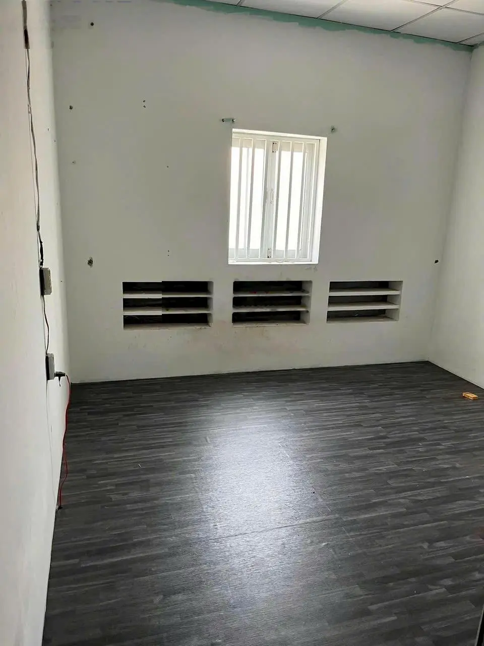 Bán nhà cấp 4 cũ, đã hoàn công, 2PN1WC, sổ riêng, thổ cư 142m2, hẻm BG Võ Văn Hát, Long Trường, Q9