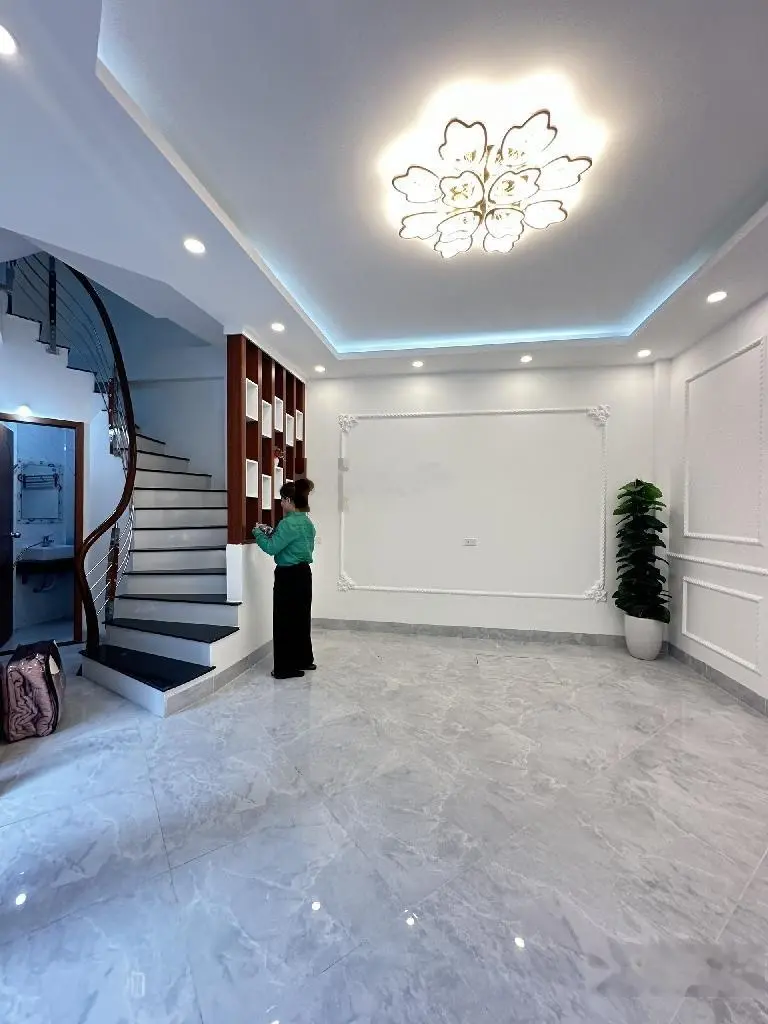 Bán nhà phố Bạch Mai - ô tô cách 20m - trước nhà rộng 4m - 3PN full đồ. Giá: 5,9 tỷ. LH: 0779 548 ***