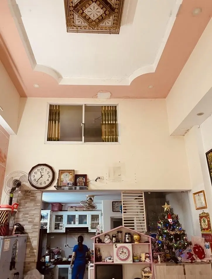 Nhà 4 tầng mới ở ngay , tạ quang bửu quận 8 , xe hơi tới cửa , 8pn 5wc , nhỉnh 6 tỷ