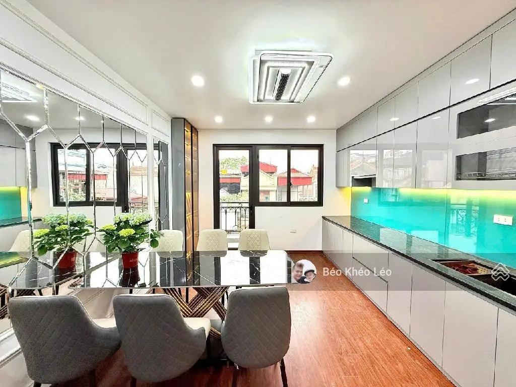 Bán nhà dân - Ngọc Lâm, ngõ thông - ô tô tránh, thang máy 6 tầng 57m2, nhỉnh 10tỷ, LH 0843125777