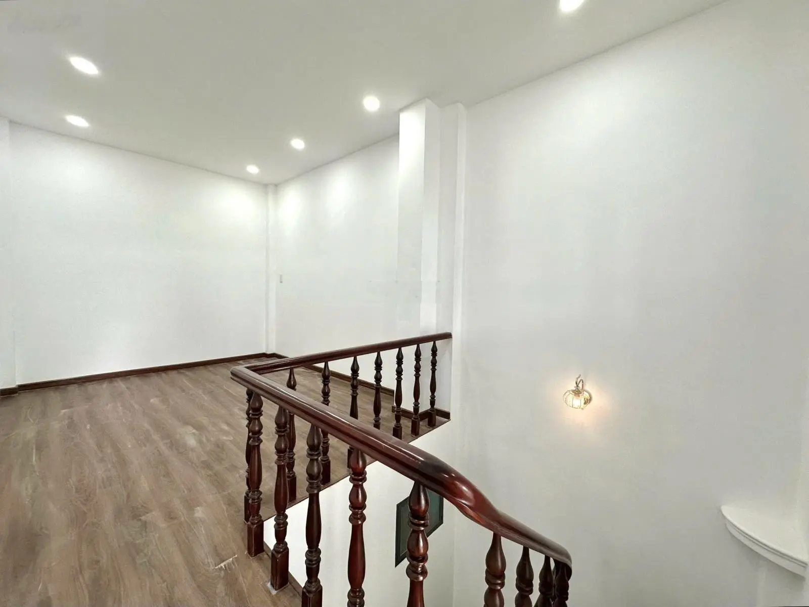 Bán nhà HXH 8m Huỳnh Văn Bánh Phú Nhuận, 4 tầng ST, 3.5x10m, 4PN, full nội thất, giá chỉ 9,5 tỷ TL